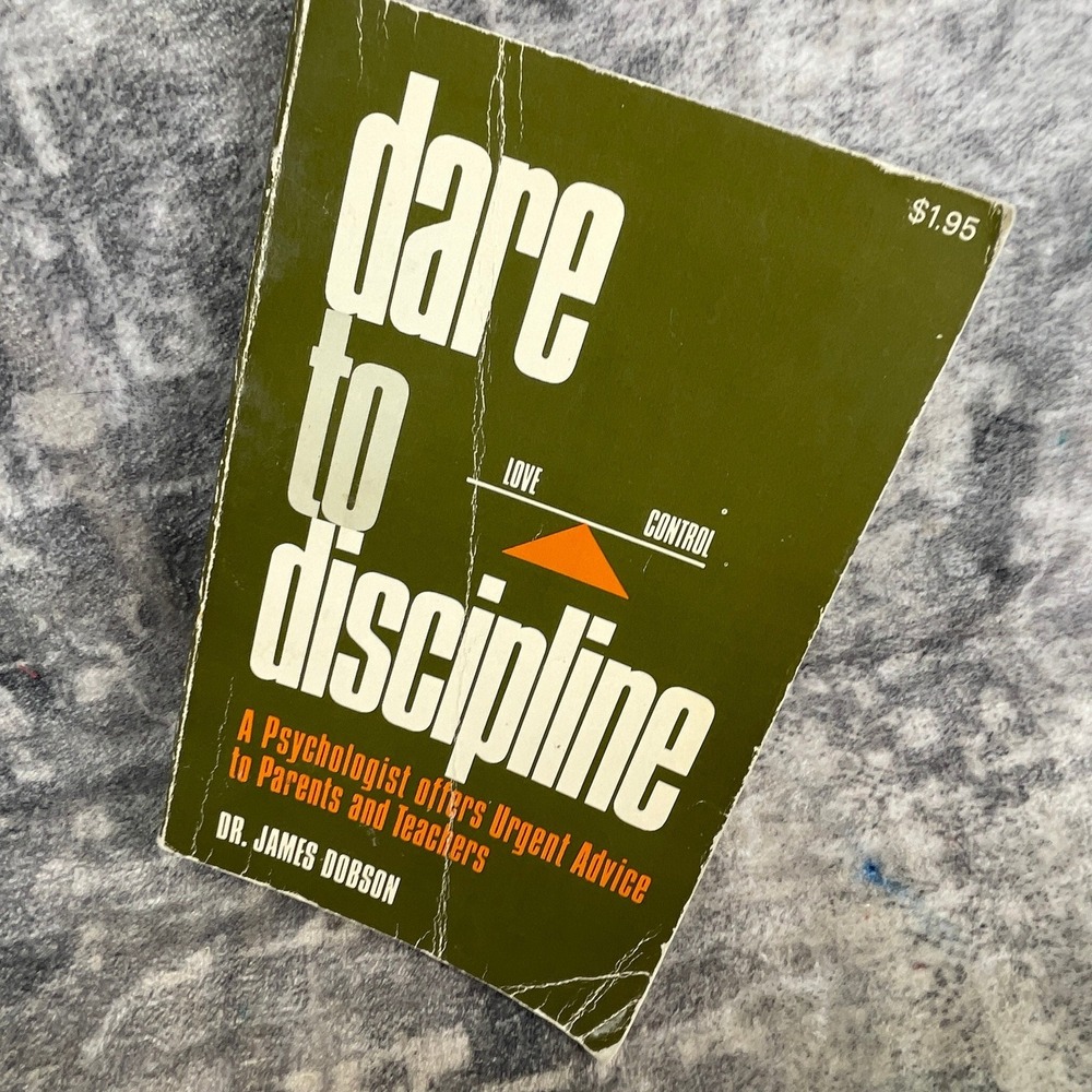 Dare to Discipline Tyndale House Dr James Dobson 1973 Paperback Green Retro
